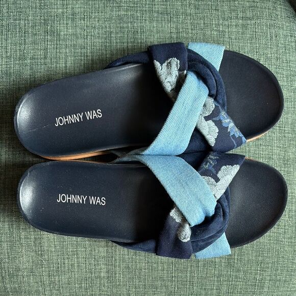 Johnny Was SUNNY GARDEN TWIST SANDAL Women’s Navy Light Blue Slide Sandals 8 EUC - Picture 1 of 13